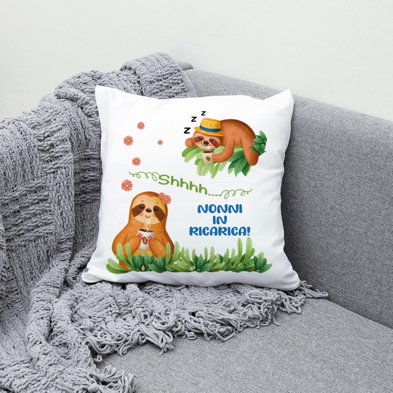 Cuscino Bradipi "Nonni in ricarica"