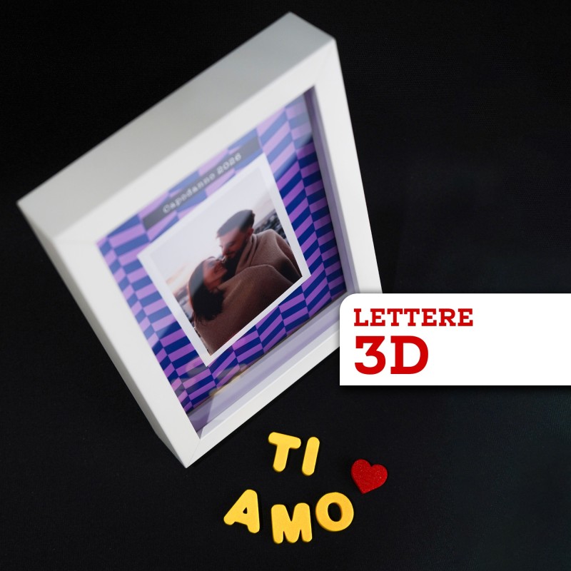 Dettaglio scritte 3D Ti Amo in cornice profonda shadow box
